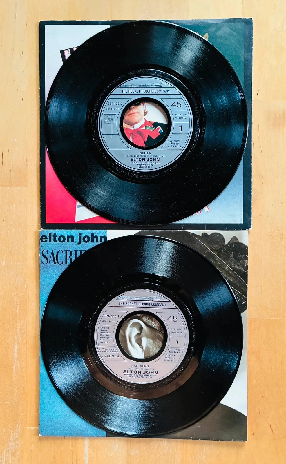 Lot of 2 vinyl 45R Elton John: Nikita and Sacrifice. – photo 3